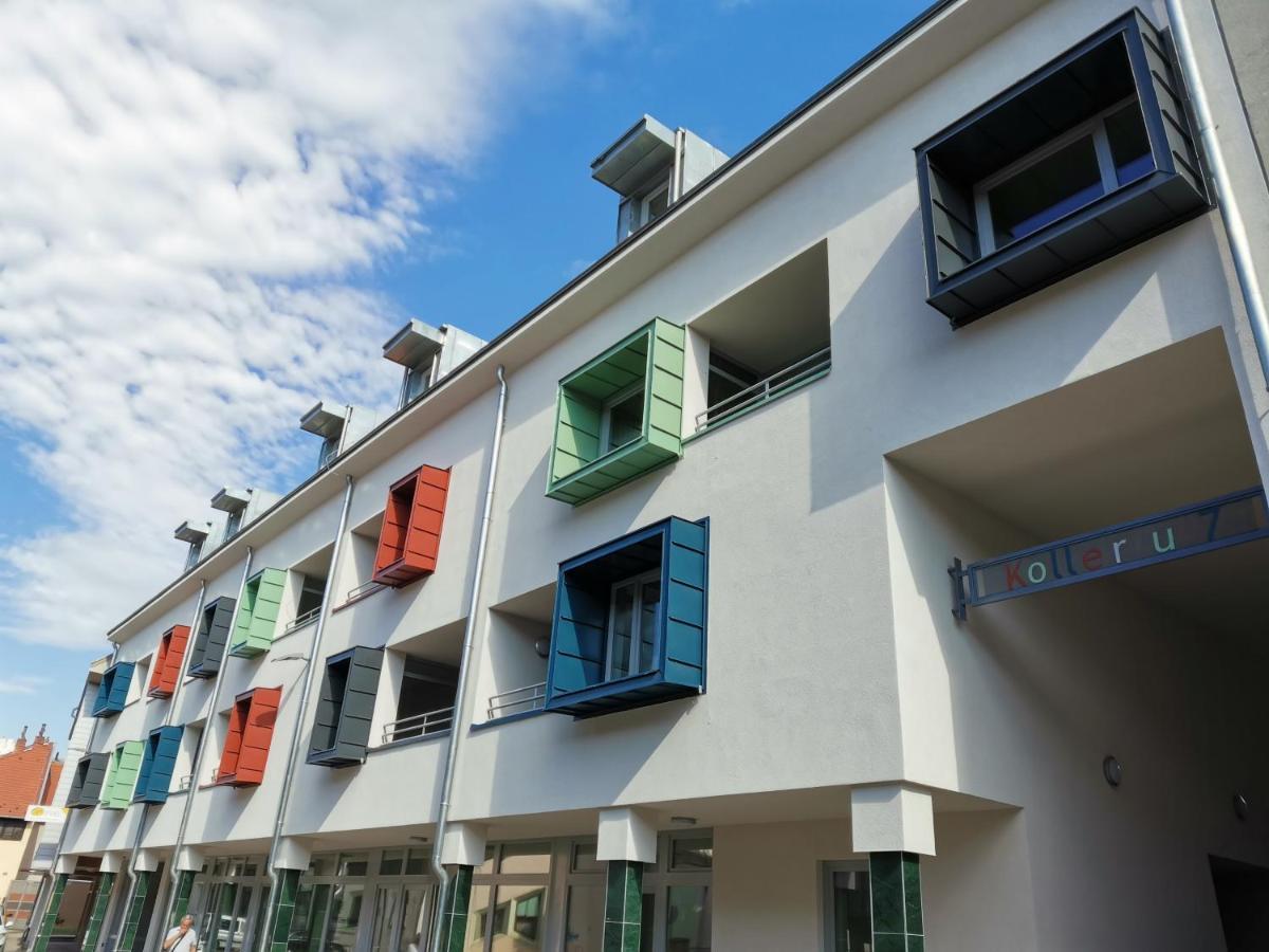 Antracit Apartman - Free Parking Pecs Luaran gambar